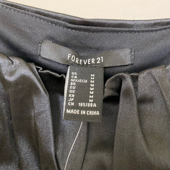 Black Forever 21 Satin Crop Top - NWT - Picture 4 of 5